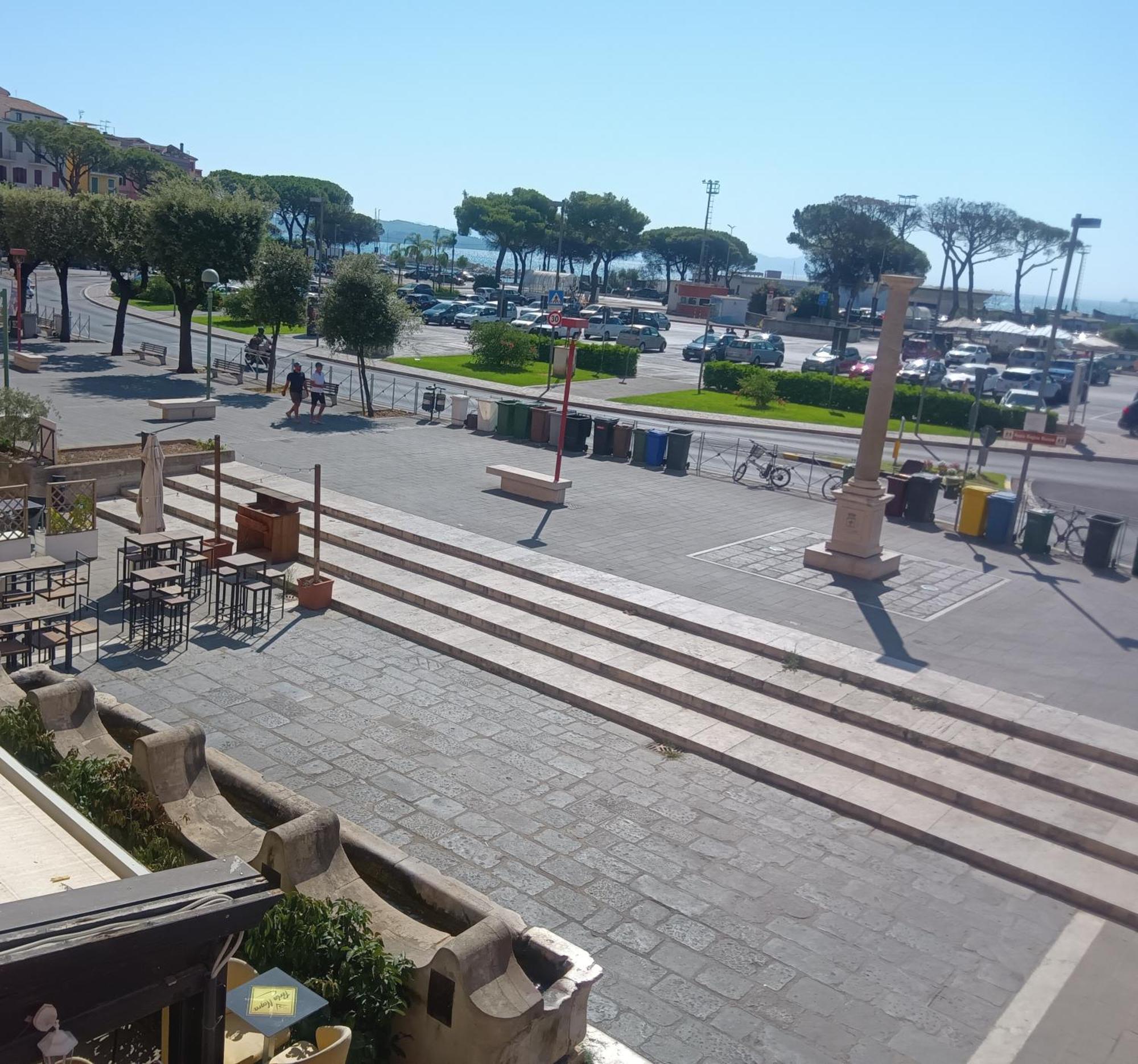 Fountains' Square Formia Exterior foto